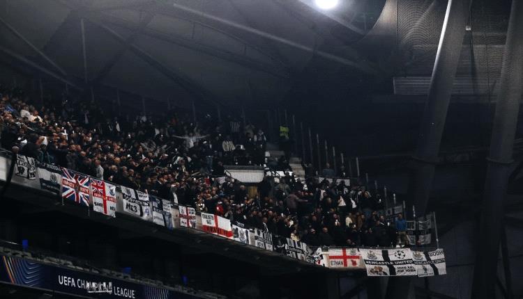 نيوكاسل يتقدم بشكوى بشأن المعاملة "غير المقبولة" لجماهيره في مباراة مارسيليا