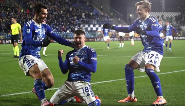 كومو يزحف نحو المراكز الأوروبية بانتصار جديد في الكالتشيو