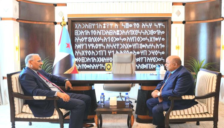 لقاء هام يجمع الرئيس الزُبيدي ومحافظ حضرموت الخنبشي (تفاصيل)