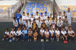 نادي الاتحاد الرياضي الثقافي بعدن ينفذ حصة تدريبية ترفيهية لبراعمه على ملعب شمسان