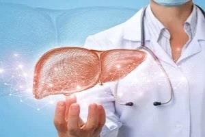 تلف الكبد يبدأ من البول.. 5 علامات لا تتجاهلها