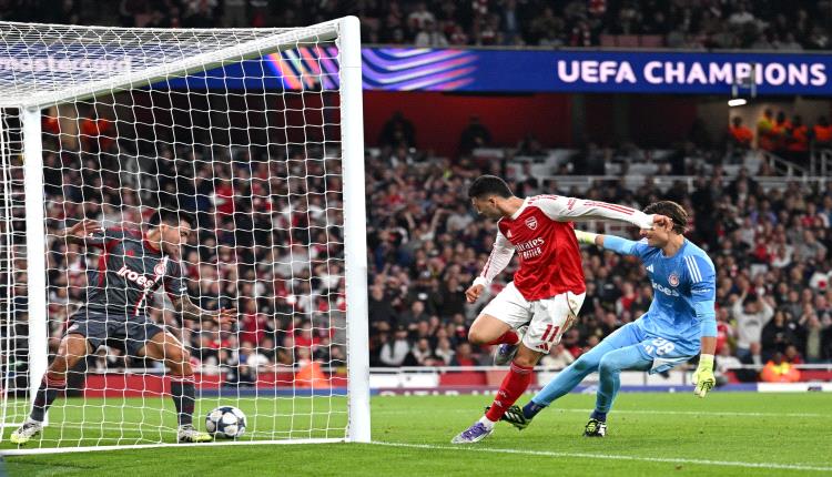 بثنائية مارتينيلي وساكا.. آرسنال يخطف فوزًا صعبًا على أولمبياكوس