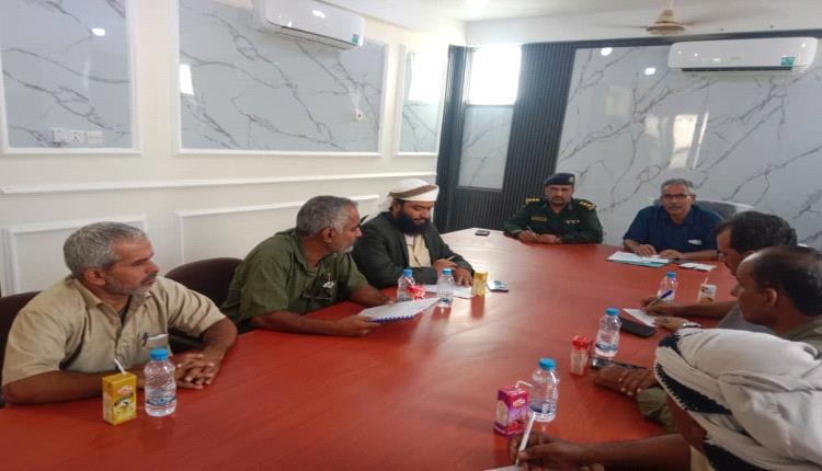 المكتب التنفيذي بمديرية عتق يعقد اجتماعه الدوري التاسع ويستعرض تقارير الأوقاف والصحة