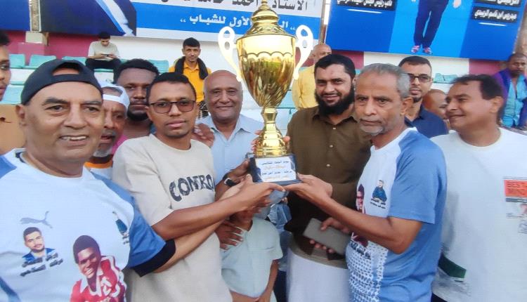 الحضور والنجوم في يوم الوفاء للفقيد عبدالله مكيش 