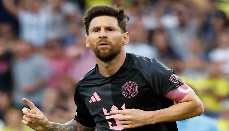 رسميًا.. ميسي يوقع عقدا جديدا مع إنتر ميامي حتى 2028