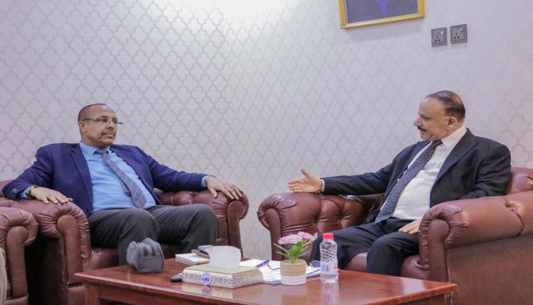 تنشيط التجارة وأمن البحار.. لقاء مهم بين وزير النقل والسفير الصومالي