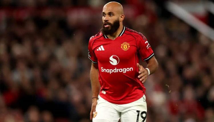 مبيومو يحصد أولى جوائزه مع مانشستر يونايتد