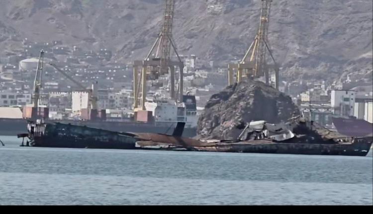 رصد لحجم حركة البواخر في يوم واحد .. كاتب صحفي : مصيبتنا في البنك المركزي