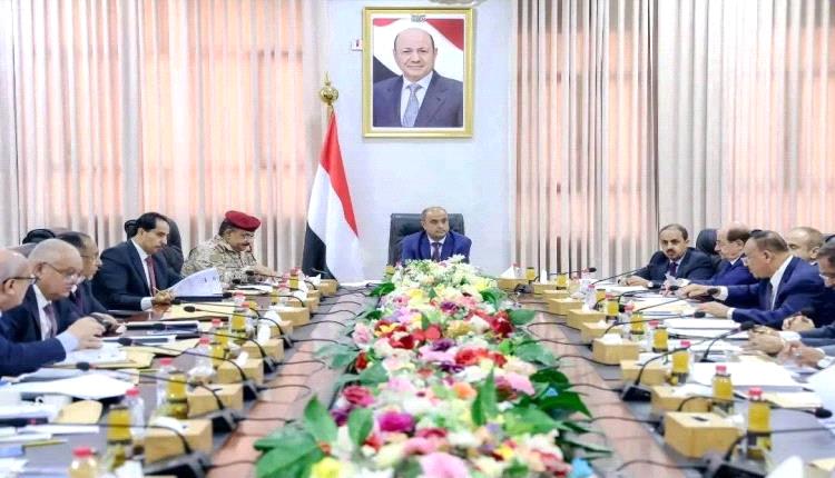 تفاقم التحديات أمام حكومة بن بريك بسبب تغلغل الفساد في المؤسسات