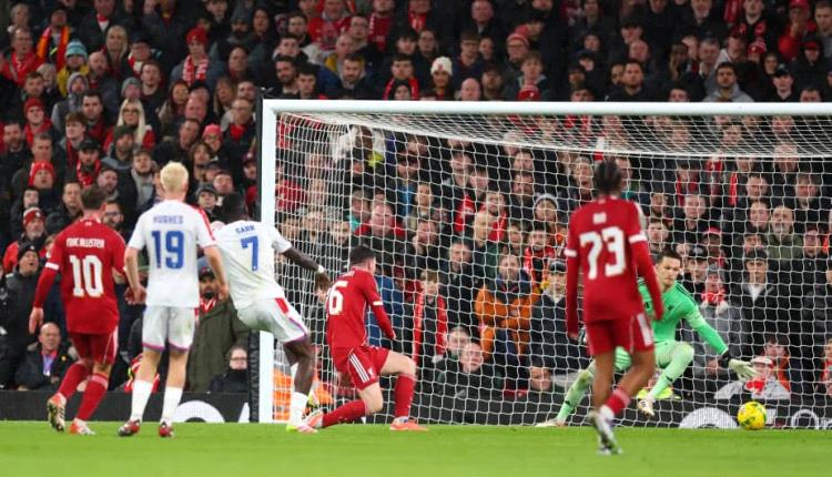 المصائب تتوالى.. كريستال بالاس يطرد ليفربول من كأس الرابطة