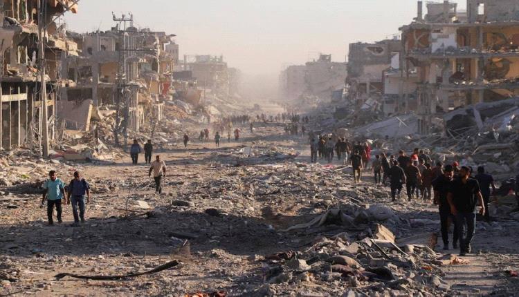 اسرائيل تواصل قصفها لغزة لليوم الثالث على التوالي وسط مخاوف من تصعيد جديد.