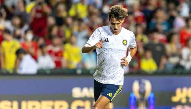 جواو فيليكس يتوج بجائزة جديدة مع النصر