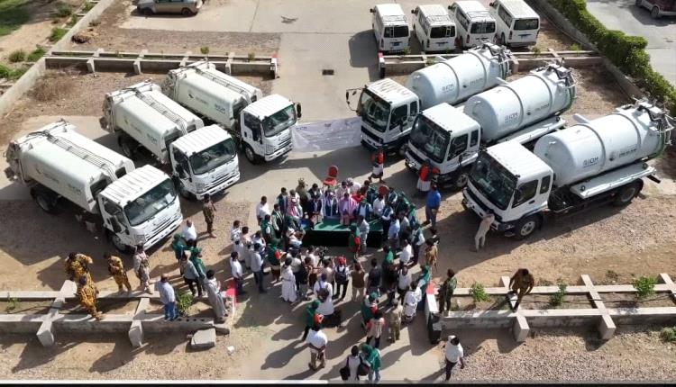  افتتاح محطة إسعافية لمعاجلة مياه الصرف الصحي وتسليم شاحنات لصندوق نظافة بمأرب
