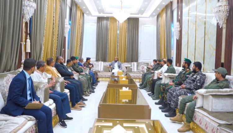 المحرّمي يؤكد خلال لقاء أمني موسع : روح الفريق الواحد أساس مواجهة التحديات الأمنية