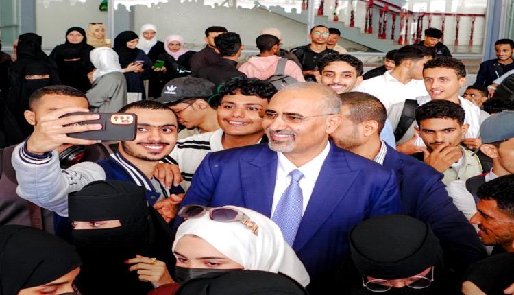 المنح الدراسية ونباح الأعداء ..!