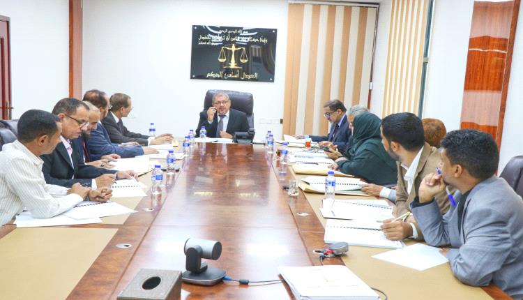 القضاء الأعلى يقر محضر الاتفاق مع نادي القضاة الجنوبي فرع عدن ونقابة الموظفين الإداريين