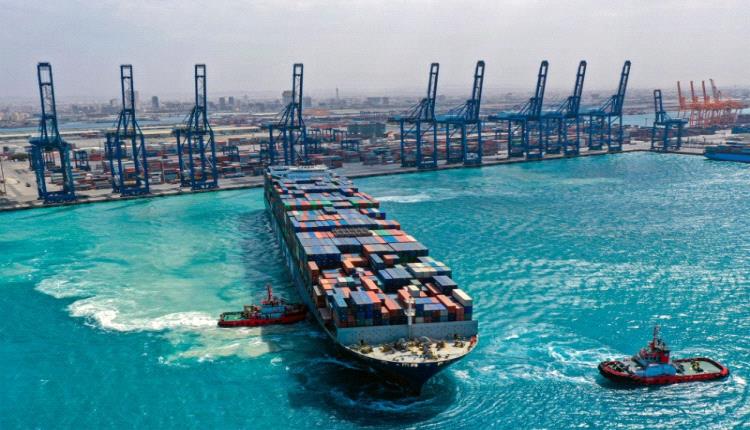 تنسيق سعودي - مصري بشأن الملاحة في البحر الأحمر
