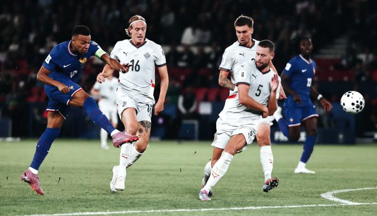 بعشرة لاعبين.. فرنسا تعبر فخ أيسلندا بصعوبة