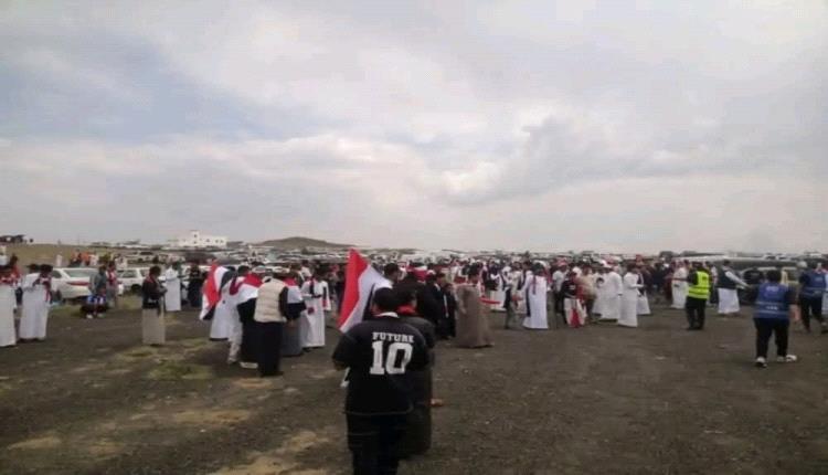 الجمهور اليمني يتوافد إلى ملعب  الأمير سلطان الآن رغم حرارة الشمس
