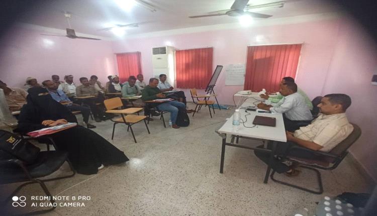 دورة تدريبية للعاملين الصحيين يشارك  فيها 52 متدربا من 4 مديريات بلحج
