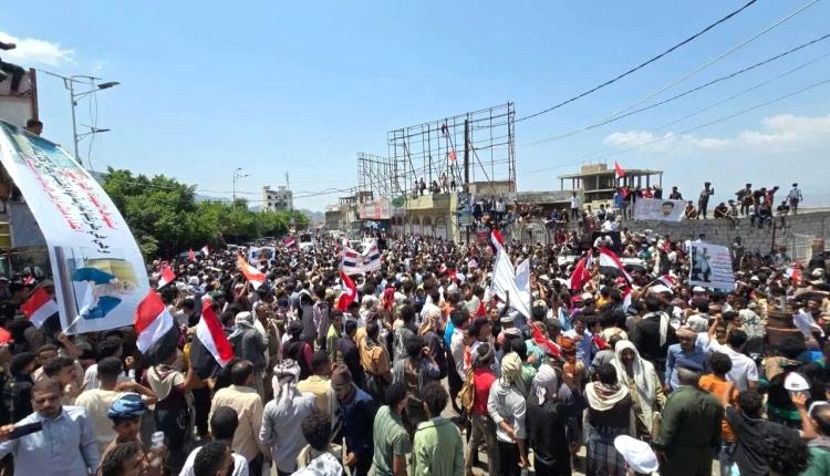 اتهامات شعبية لشبكات فساد برعاية الانفلات الأمني في تعز
