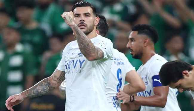 الهلال يعود لطريق الانتصارات في الدوري السعودي من بوابة الأخدود