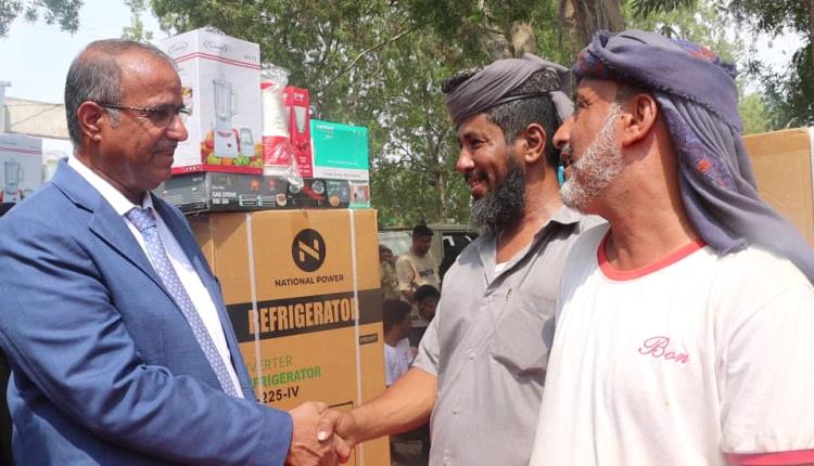 الوزير الزعوري يدشن مشروع الاغاثة المقدم من الكويت للمتضررين من السيول ..صور