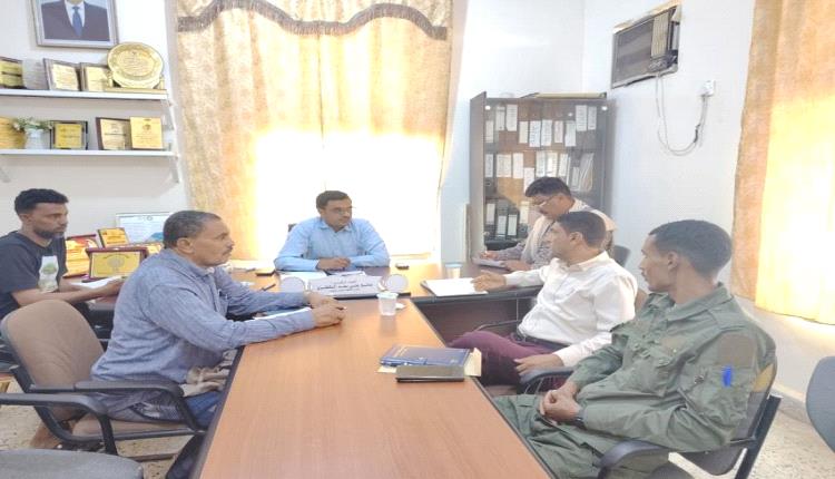 اجتماع بسقطرى يناقش مستوى تنفيذ مشاريع السلطة المحلية للعام 2025م