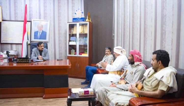 محافظ شبوة يشدد على صيانة قطاع 5 النفطي وتعزيز جاهزية الحقول لضمان استمرارية الإنتاج 