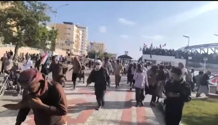 حضرموت.. القوات العسكرية والأمنية تطلق النار على تظاهرة سلمية دعا لها الانتقالي