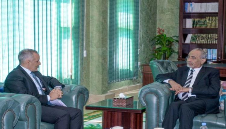 الفريق الصبيحي يستمع إلى إحاطة شاملة حول أوضاع وزارةالشؤون الاجتماعية والتحديات التي تواجه سير العمل