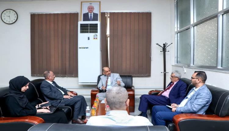 وزيرا المالية والنقل يناقشان الجهود المشتركة لتنفيذ خطة الإصلاحات الشاملة في قطاع النقل 