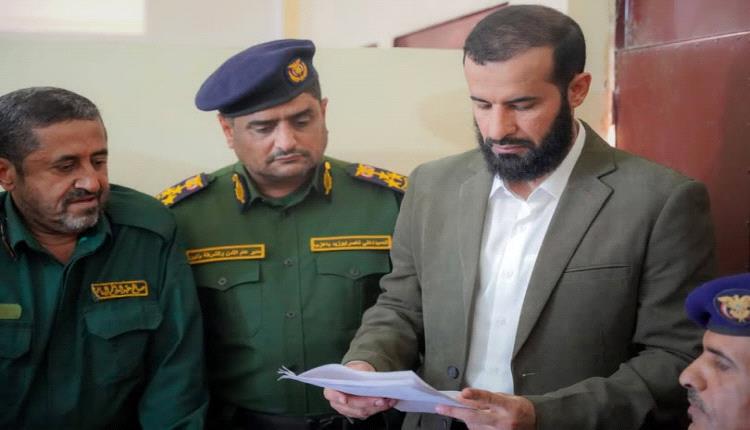 بلاغ عاجل للمحافظ.. صحفي يكشف كيف وصلت دبة البترول إلى 50 ألف ريال في شوارع أبين؟ 