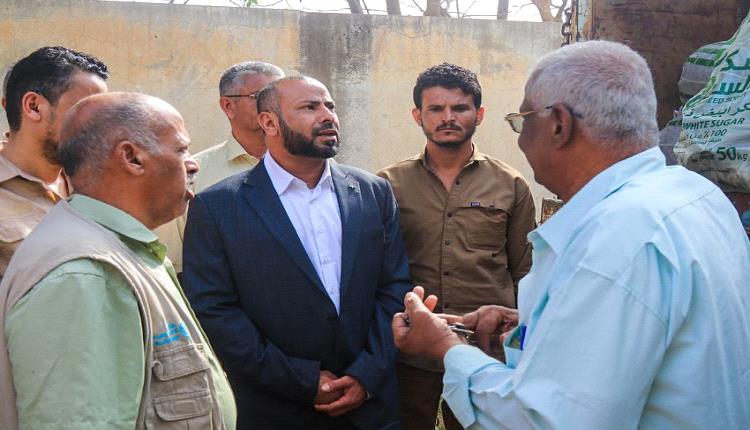 محافظ الضالع يدشّن العمل بمشروع الطاقة الشمسية لآبار حقل حجر