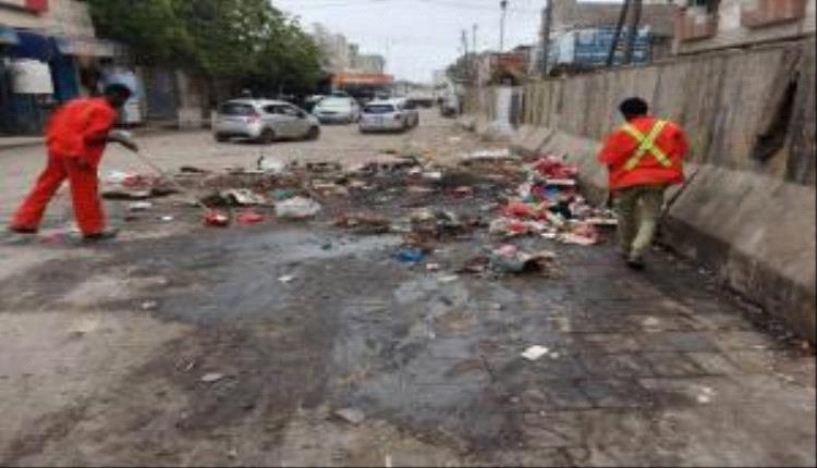 تنفيذ حملة نظافة واسعة في شارع الثقافة بمديرية خور مكسر 