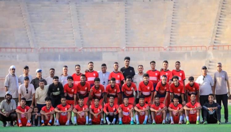 شعب حضرموت يدشّن معسكره في سيئون بأول حصة تدريبية استعدادًا للموسم الجديد