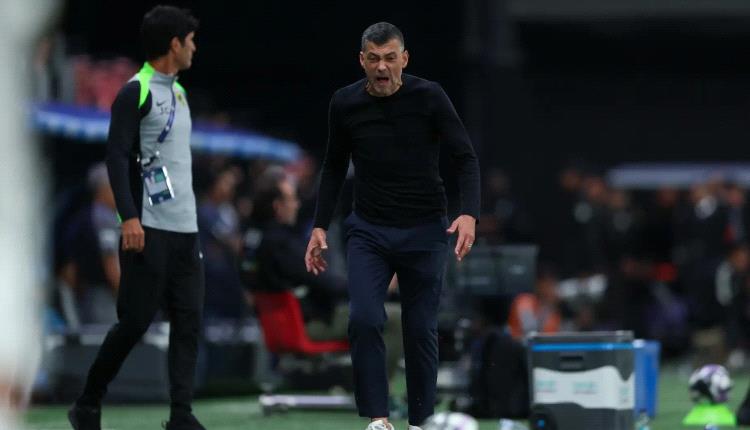 تصرف مفاجئ.. الإقالة تفجر غضب كونسيساو