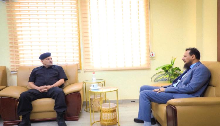 لقاء يجمع محافظ عدن برئيس جهاز مكافحة الإرهاب