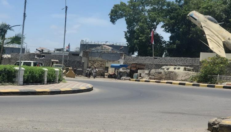 إجماع عسكري وأمني على بقاء معسكر بدر ودعوات لتغليب المصلحة العامة وتعزيز الاستقرار في عدن 