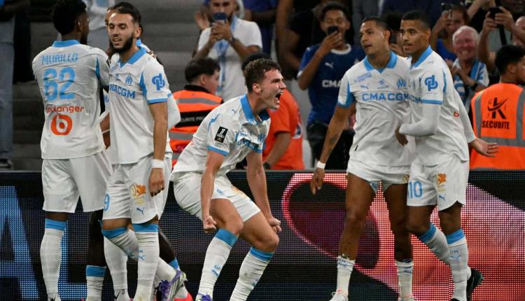 الهلال والنصر ينافسان مانشستر يونايتد على صفقة فرنسية 