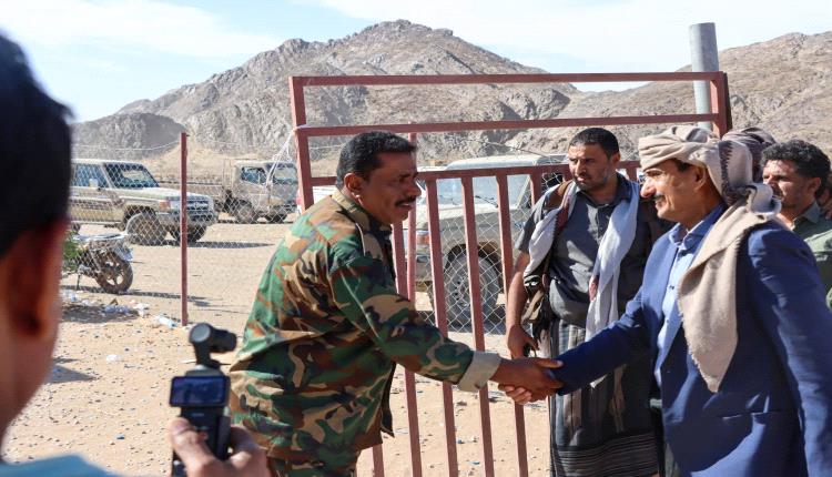 محافظ شبوة من خطوط التماس: جاهزية قتالية عالية للواء الثاني دفاع شبوة 