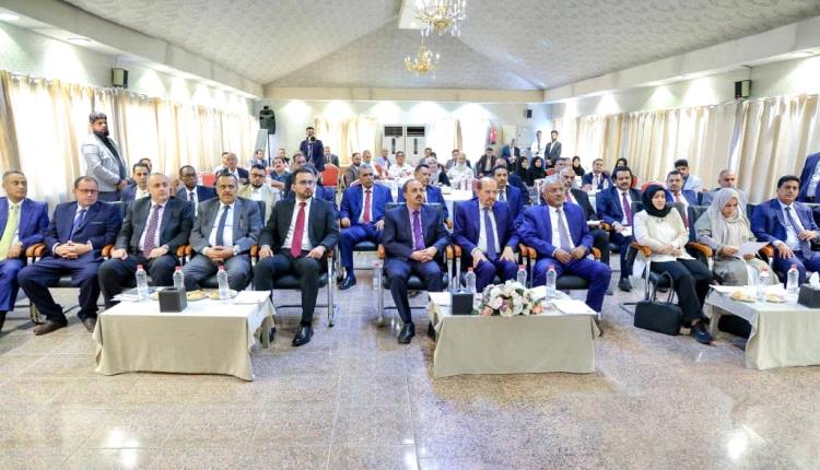 انطلاق ورشة عمل لمكافحة الفساد في عدن بحضور رئيس الوزراء