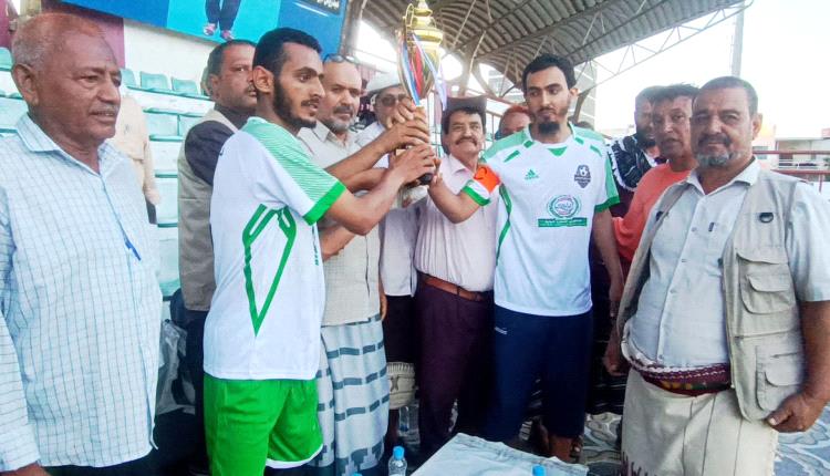 بمناسبة ذكرى تأسيسه الـ 45.. نادي العر يتغلب على الحسيني في احتفالية كروية بعدن 