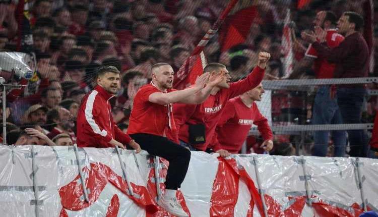 جماهير بايرن ميونخ تعتذر بعد إصابة مصورين في مباراتهم أمام ريال مدريد