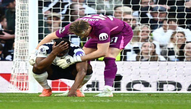 توتنهام يفرط في نقطتين ثمينتين ويواصل الانهيار في البريميرليج