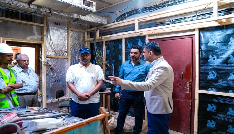 أول ظهور لنائب وزير الاعلام صلاح العاقل في مبنى التلفزيون الحكومي 