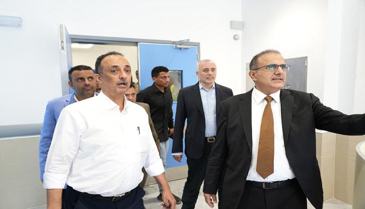 وزير الصحة يقف على عدد من مشاريع البنية التحتية الصحية في عدن