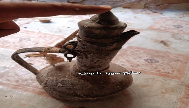 شبوة.. مواطن في "ميفعة" يعثر على دلة قهوة أثرية 