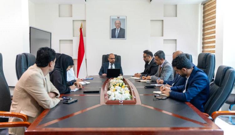 وزير الاتصالات يناقش مع الفريق الاقتصادي خطط تطوير القطاع وتعزيز التحول الرقمي في إطار التعافي الاقتصادي