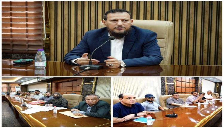 المحافظ شيخ يؤكد أهمية العمل بروح الفريق الواحد لضمان تحصيل إيرادات عدن